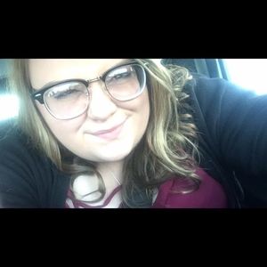 Meet your Posher, Lacey